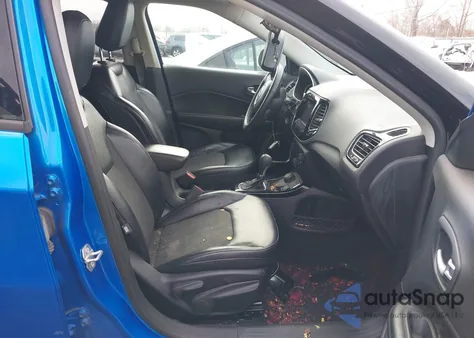 2018 Jeep Compass Altitude 4X4 z USA, uszkodzony, nr VIN 3C4NJDBB7JT455117